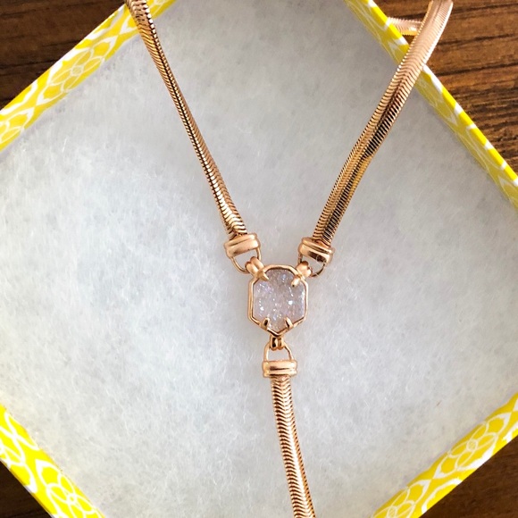 Kendra Scott Jewelry - Kendra Scott Starla Necklace in Rose Gold.